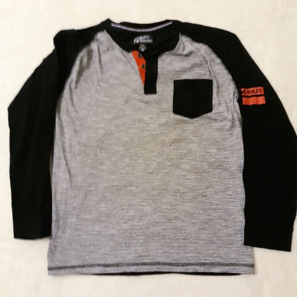 Zero Nineteen Ling Sleeve Button Tee